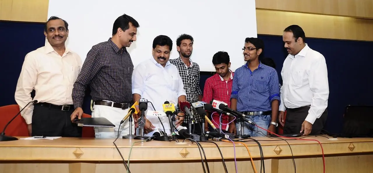 Hon’ble Tourism Minister Shri A. P. Anilkumar launching the Grand Kerala Shopping Festival mobile app developed by Blessan Kurien Thomas, 2014